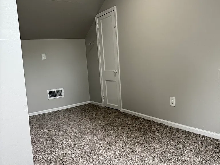 5444 Cedar St — Photo 9