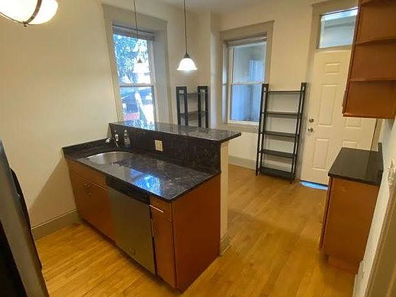 4th image of 1336 W Wellington Ave #2