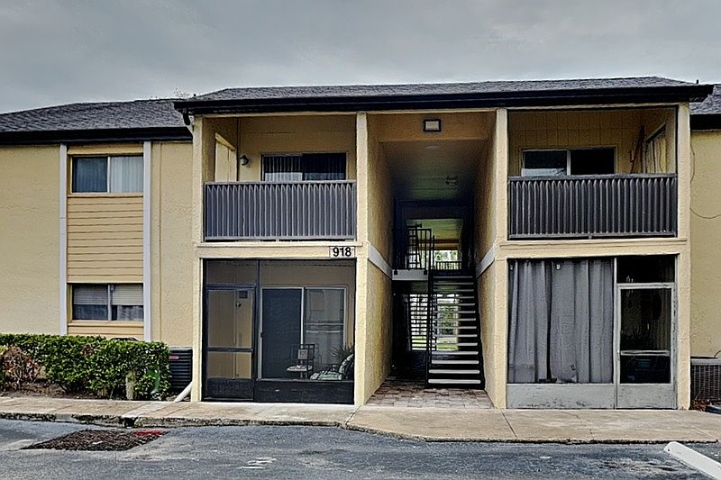 1st image of 918 Lake Destiny Rd Unit E