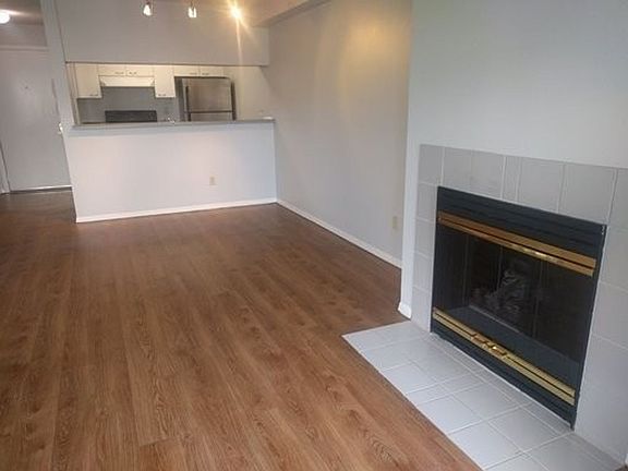 4th image of 1835 Queen Anne Ave N #17989897