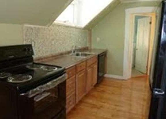 2nd image of 16 Rockland St Floor 2