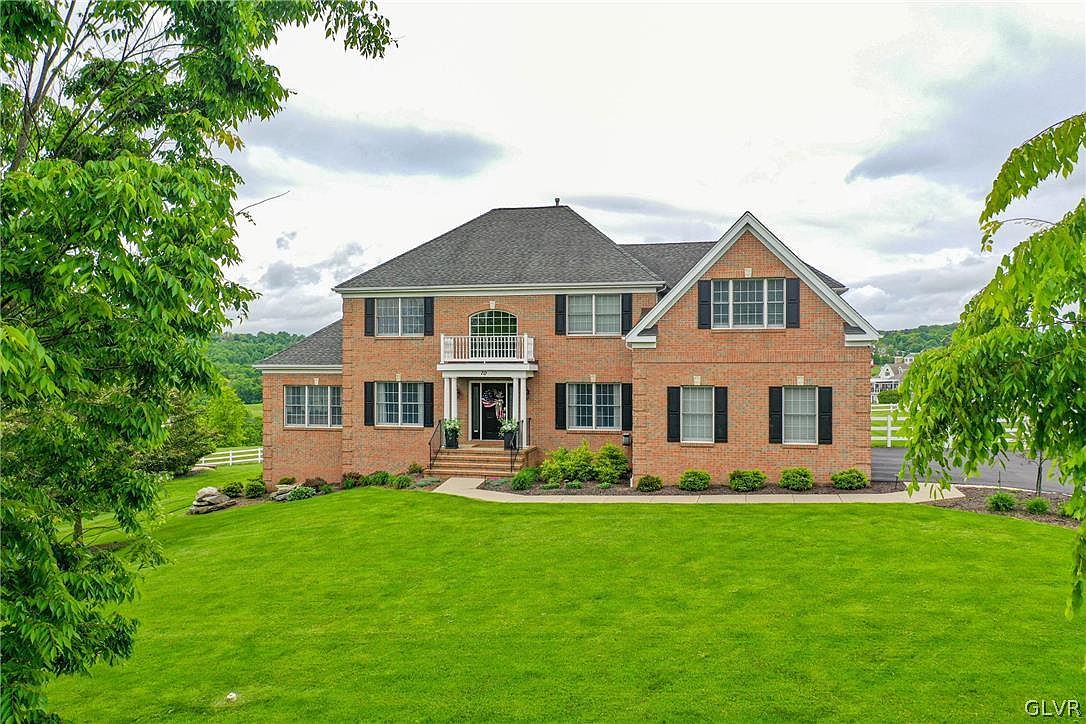 70 Clubhouse Dr, Easton, PA 18042 | Zillow