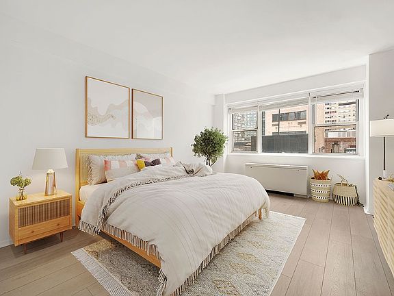 4th image of 321 E 48th St APT 8D