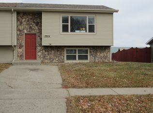 3824 34th Ave NW, Mandan, ND 58554