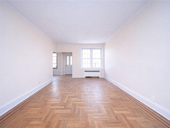 5th image of 39 Bay 10 St