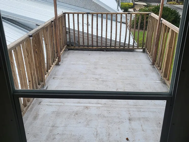 422 Sea Breeze Dr — Photo 14