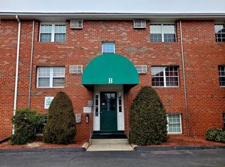 1304 Elm St APT 1B, West Springfield, MA 01089