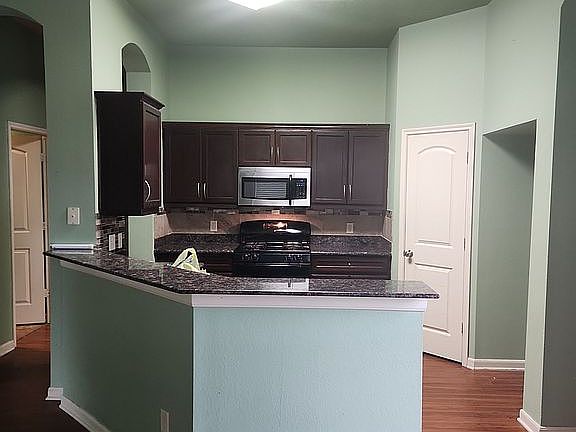 5th image of 100 Garnet Ct