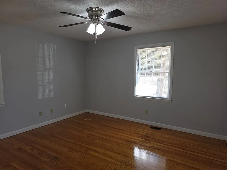 2489 Broughton St — Photo 15