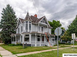 202 2nd St SE, Mason City, IA 50401