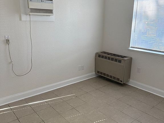 4th image of 403 N School St APT 5