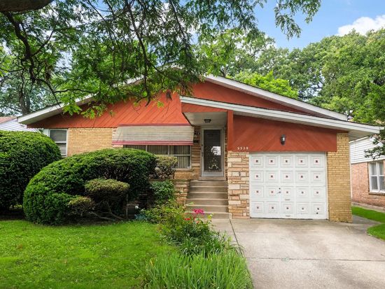 9528 S Brandt Ave, Oak Lawn, IL 60453