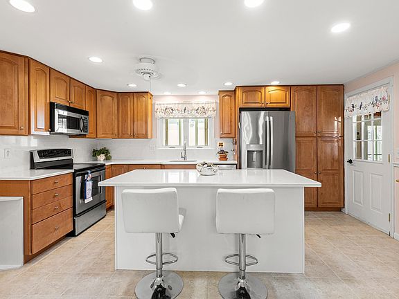 4th image of 7 Hopi Drive