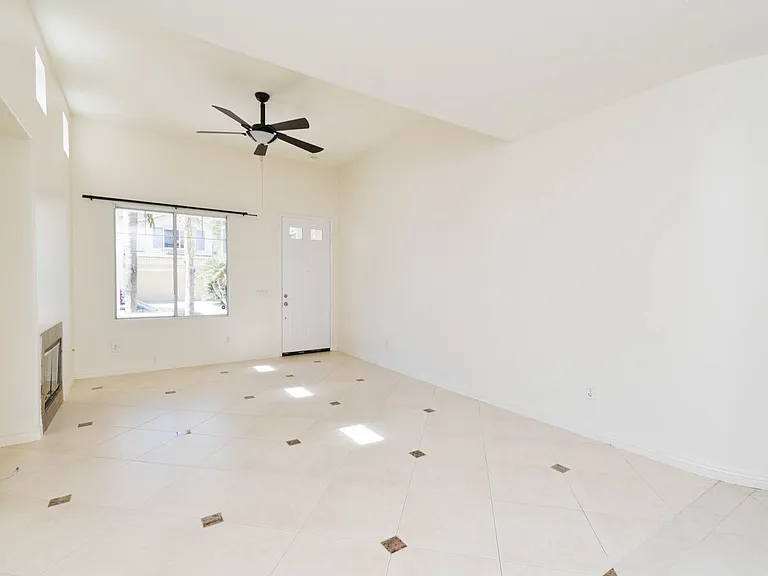 5742 E Bottlebrush Dr — Photo 4