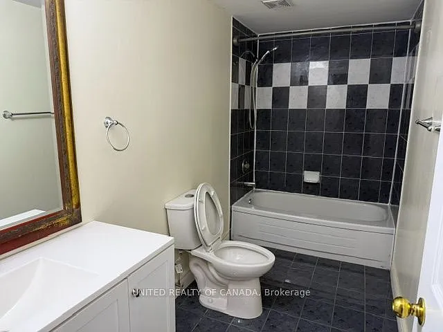 8 Hearthstone Cres #BASEMENT — Photo 18