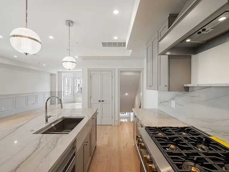 192 Green St #192 — Photo 3