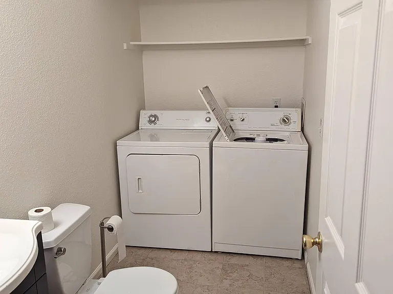 2180 W Baltic Pl — Photo 7