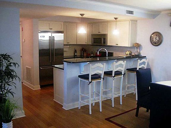 4th image of 20 Narragansett Ave Unit 302