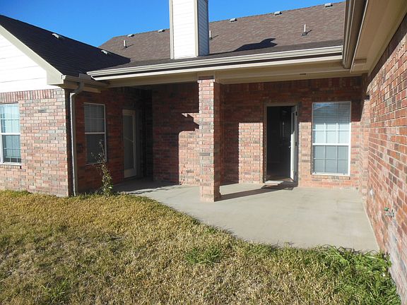 3rd image of 206 Coleton Dr