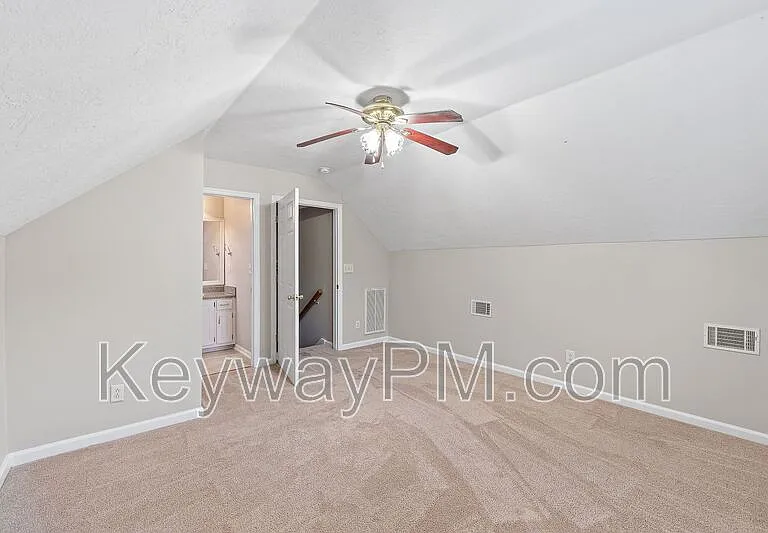 845 Prairie Ln — Photo 17