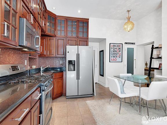 3rd image of 36 W 35th St APT 1A