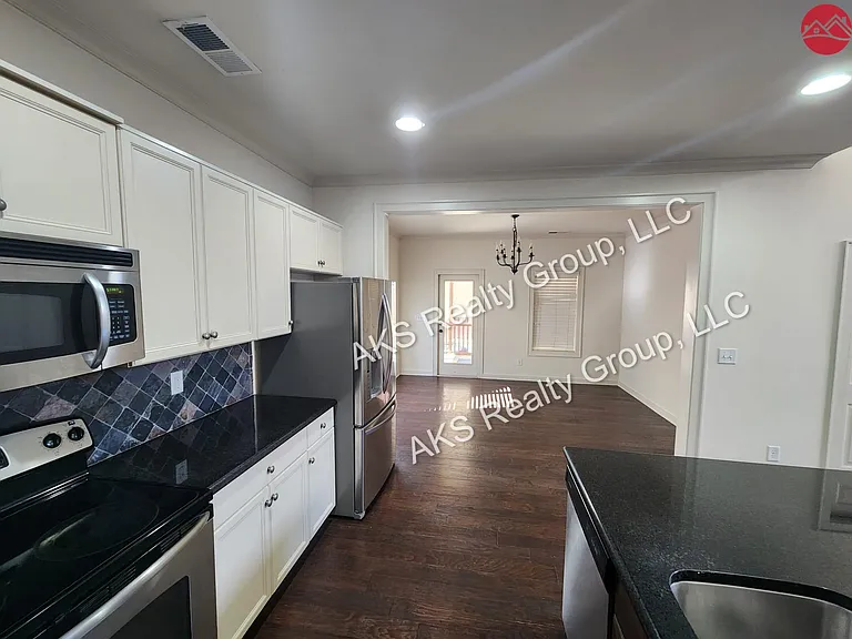 4613 Riverview Dr — Photo 6