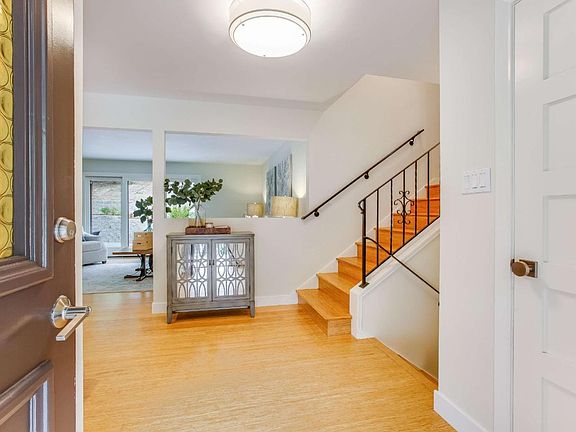 3rd image of 3140 Brittan Ave