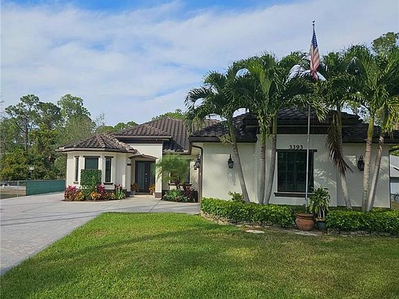 3rd image of 3393 21st AVE SW