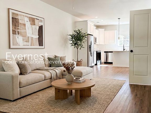 4th image of 133 Stilwell Oaks Cir