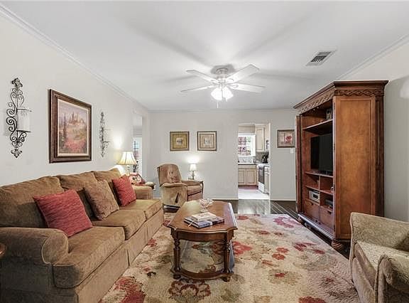 3rd image of 1584 Eastridge Dr