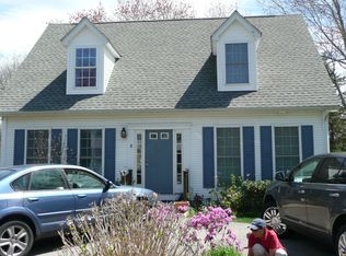 8 Aroostook Trl, Narragansett, RI 02882