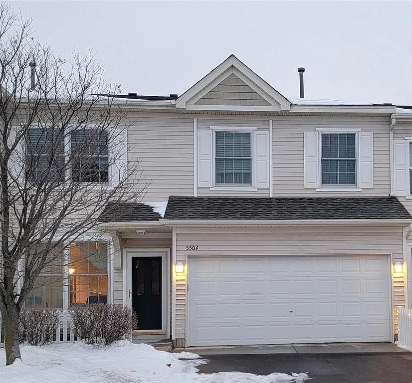2 bed, 1.5 bath, 1632 sqft, $1,999 — Photo 2