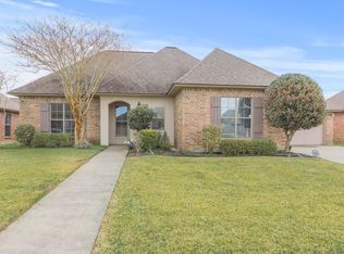 123 Bentwater Dr, Broussard, LA 70518