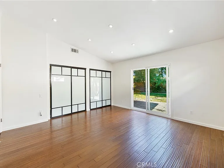 22951 Austin St — Photo 39