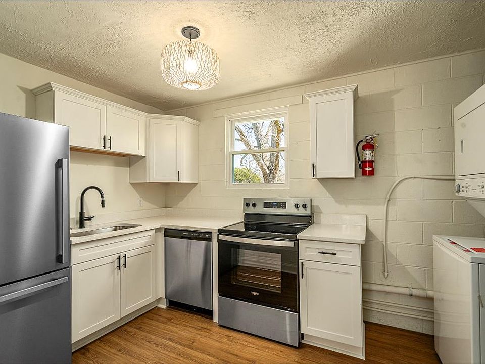 1st image of 410 S Columbia St #B3