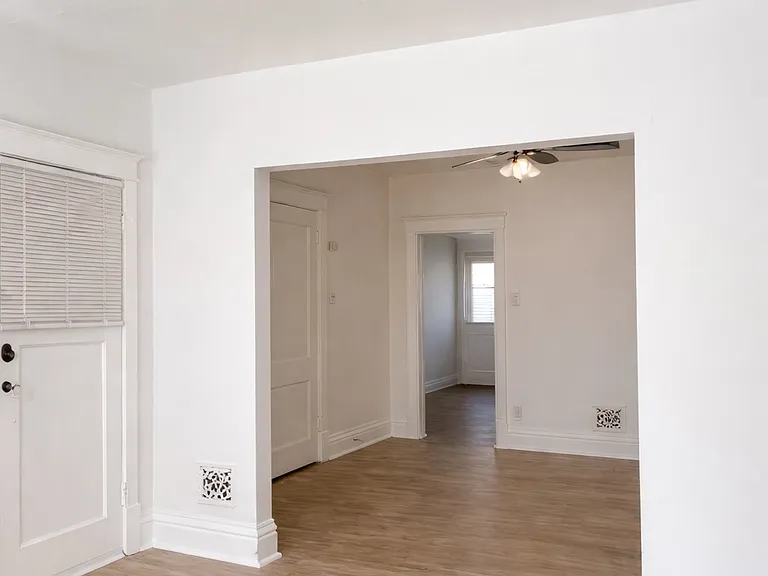5335-1 E Bancroft Ave #2E-5335 — Photo 4