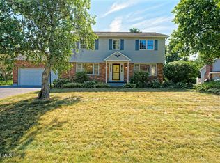 1414 Fox Hollow Rd, Niskayuna, NY 12309