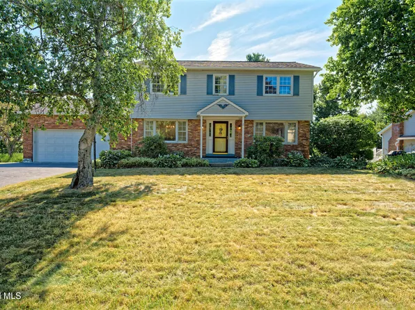 1414 Fox Hollow Road, Niskayuna, NY 12309