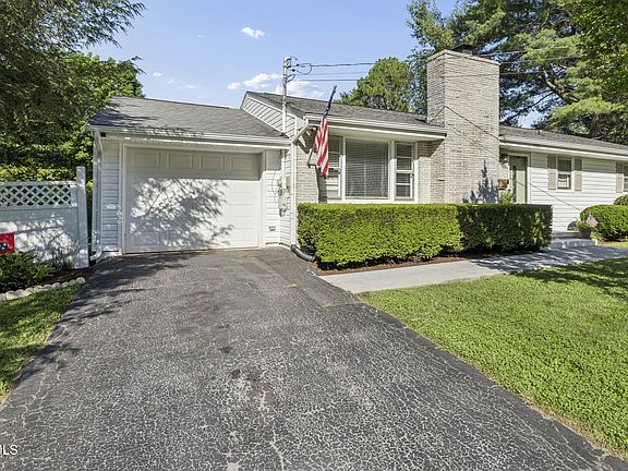 2nd image of 1320 Lynnwood Dr