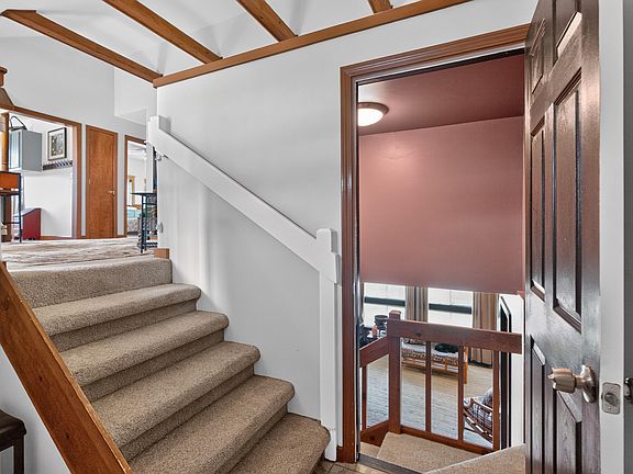 3rd image of 713 Dicksonia Ct
