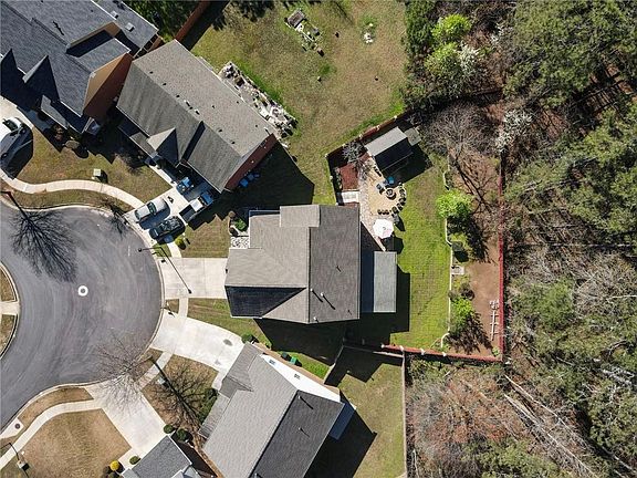 2nd image of 4363 Pond Edge Rd