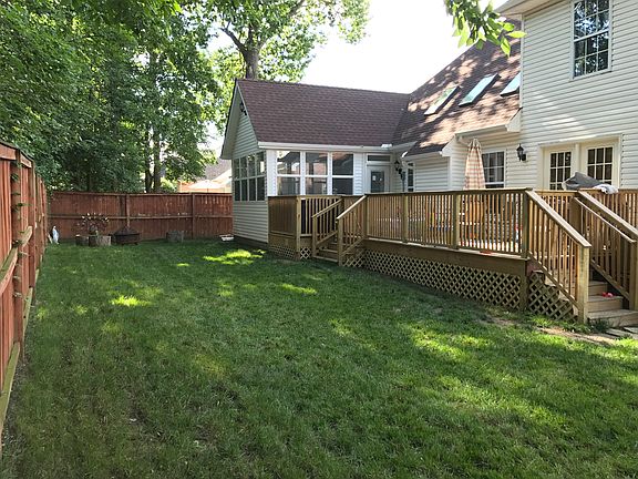 New porch/hot tub/sunroom 