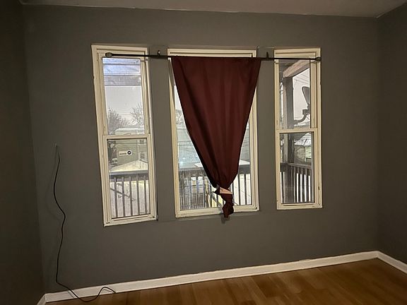 5th image of 5947 S Rockwell St Unit 2