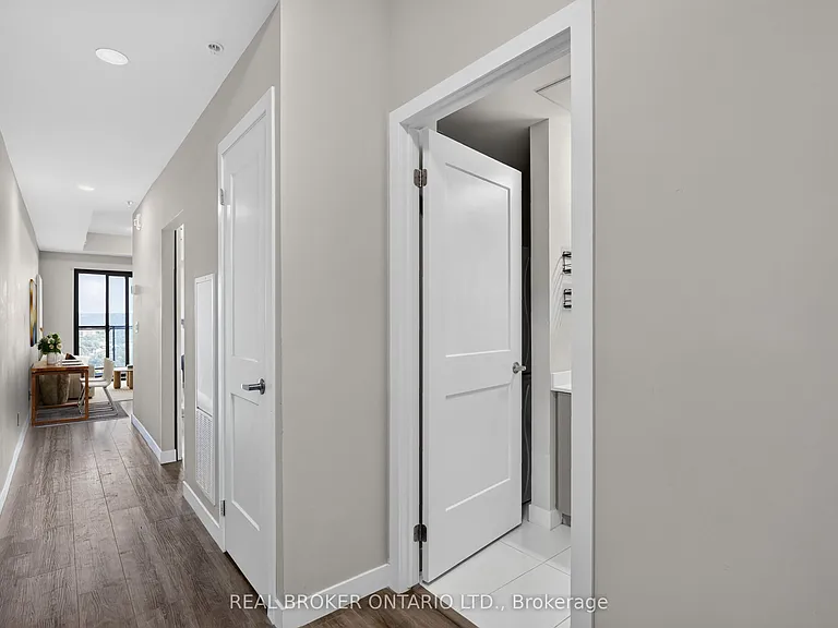 15 Queen St S #1206 — Photo 7