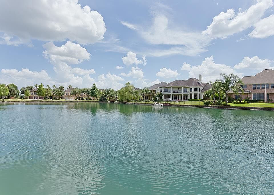 1st image of 6 Saint Christopher Ct