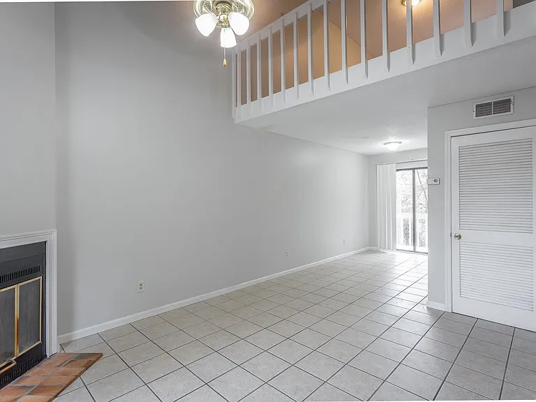 Amberwood Chalet: Modern Comfort in Chattanooga — Photo 2