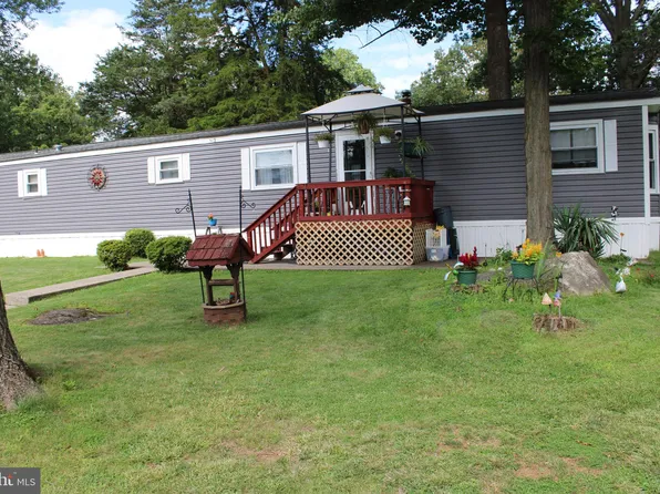 5 Pine Ter, Quakertown, PA 18951