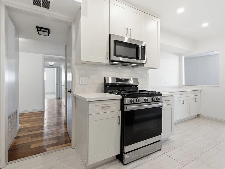 853 S Le Doux Rd #202 — Photo 8