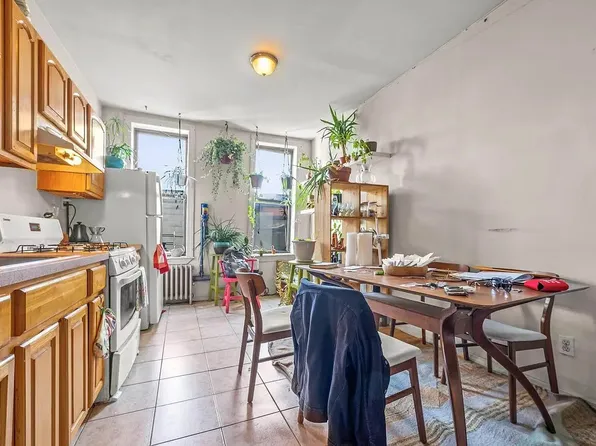 443 Bushwick Avenue image 3 of 19