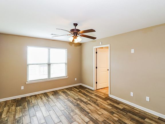 5th image of 2089 Dandelion Dr